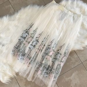 Embroidered Floral Mesh Skirt M/L ❤️️Last One❤️️